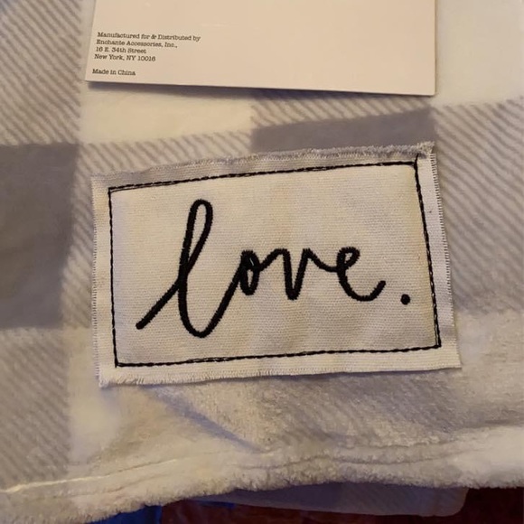 Rae Dunn love Blanket - Picture 2 of 2